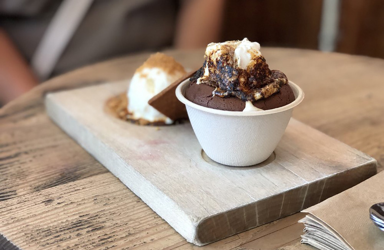 Washington: Hot Cakes Molten Chocolate Cakery (Seattle)