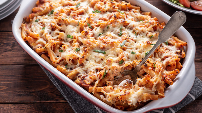 dish of baked ziti