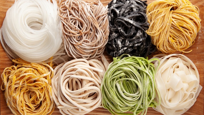 Different types of noodles together