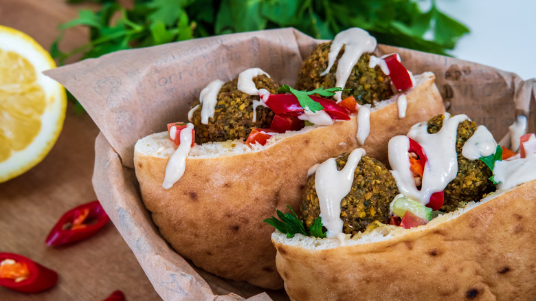 Falafel in pita