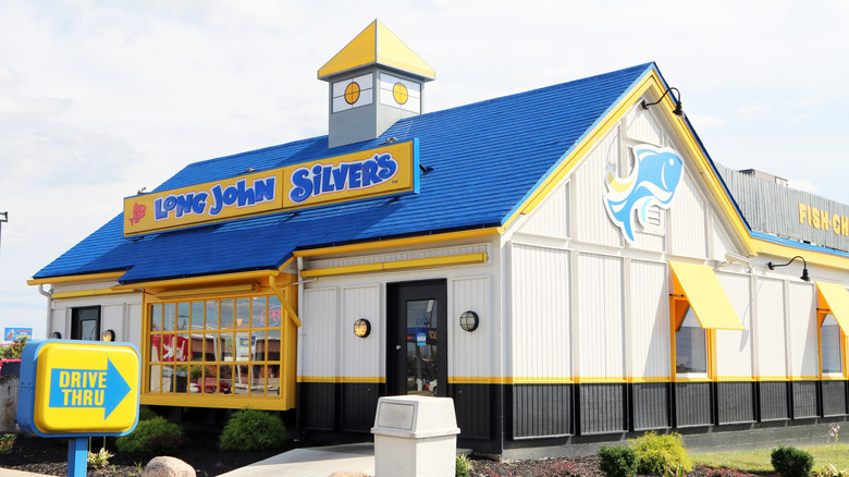 Long John Silver's restaurant exterior