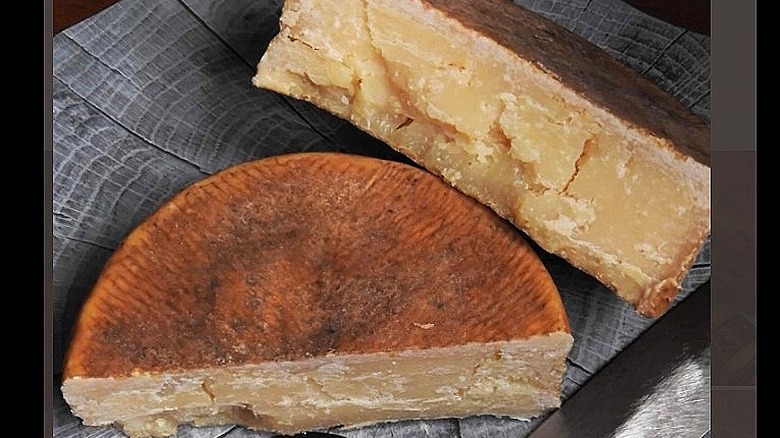Queso anejo