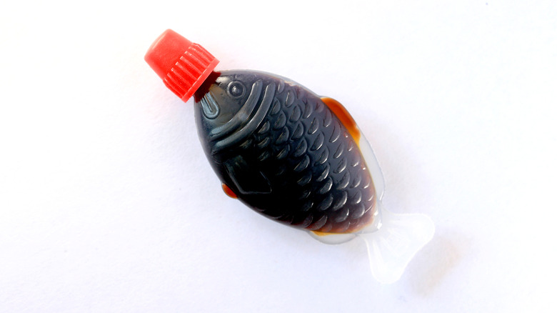 disposable plastic soy sauce bottle