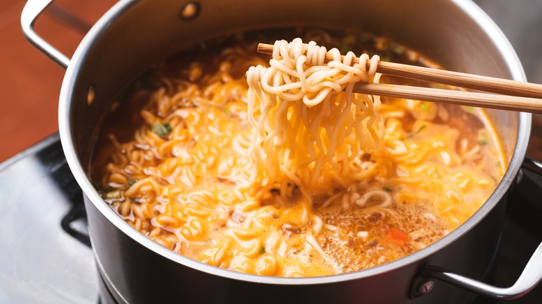 pot of instant ramen