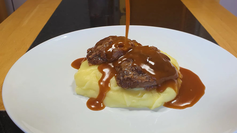 Carrillada with mashed potatoes