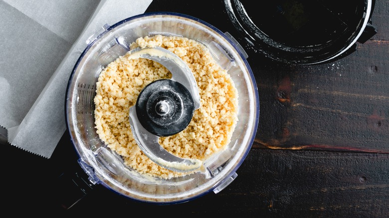 Making pastry in food processor