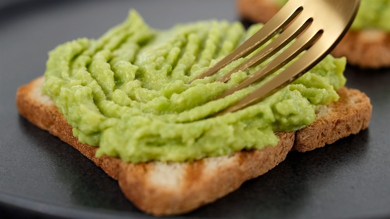 Mashed avocado on toast 