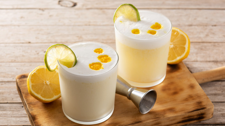 pisco sour cocktails in glasses