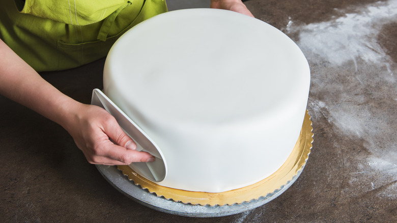 Cake with white fondant