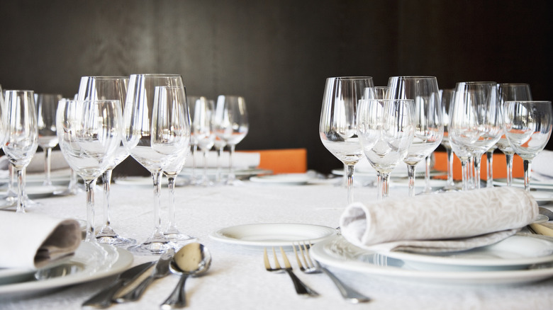 fancy restaurant table settings