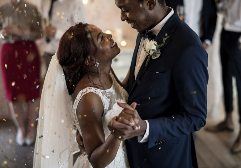 25 things you should never do at a wedding