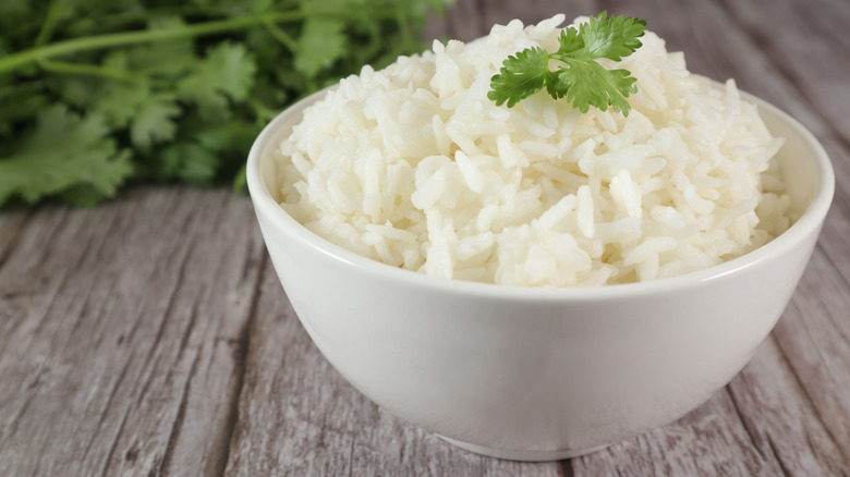 Bowl of white rice 