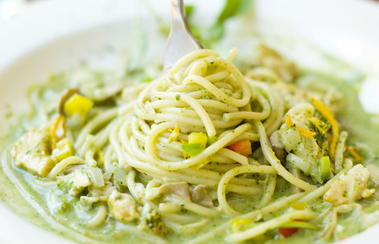 Spaghetti with Avocado Sauce