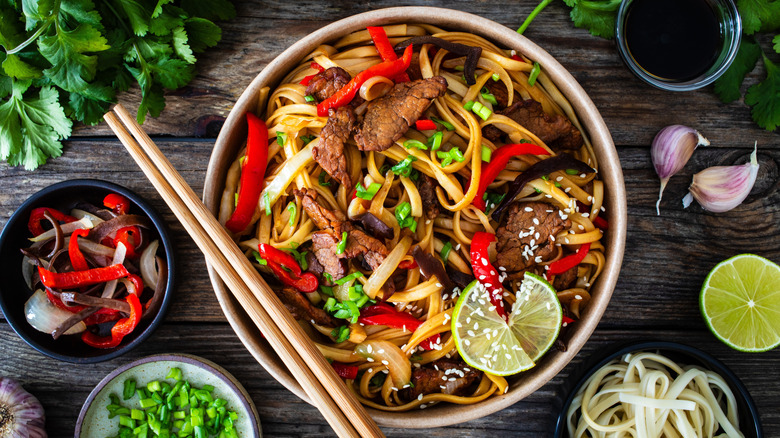 Overview of chow mein with beef