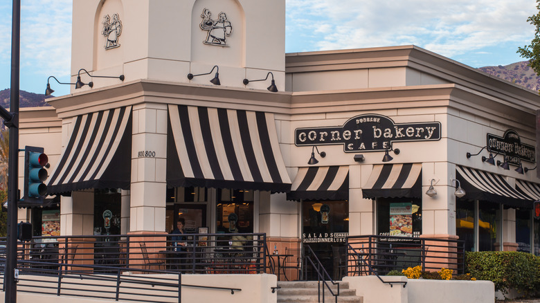 Exterior of a Corner Bakery Cafe location