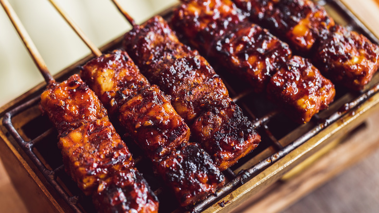 Smoked tofu kebabs