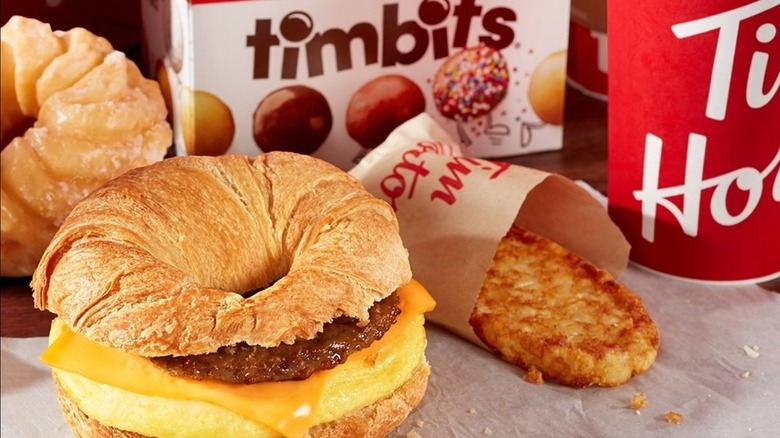 Breakfast sandwich with hash browns