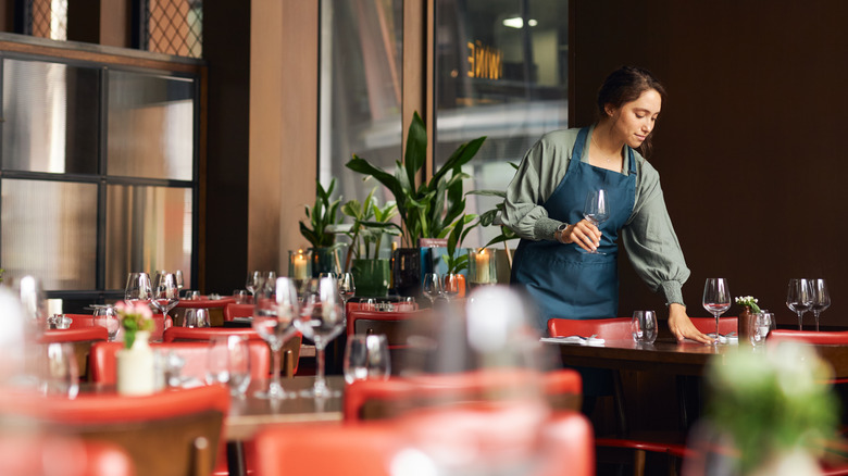 Server setting table