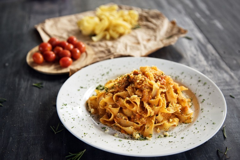 Traditional authentic tagliatelle bolognese ragu recipe