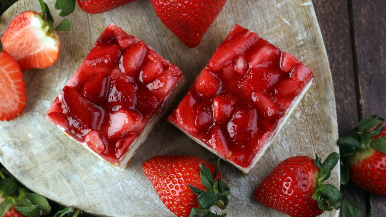 strawberry ice cream cake