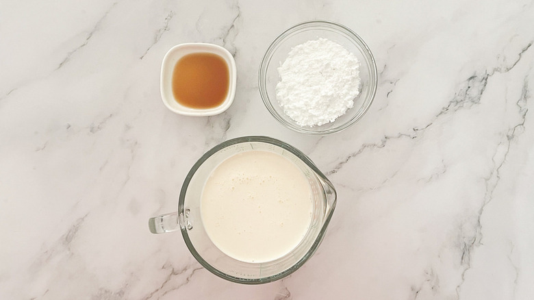 ingredients for vanilla whipped cream
