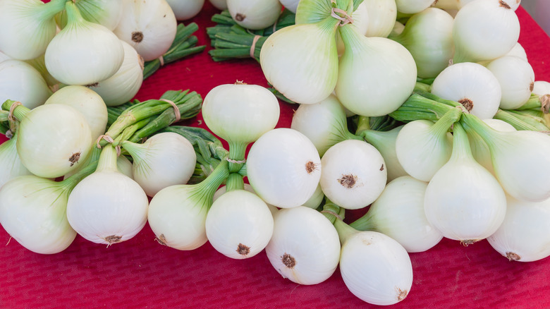 Walla Walla onions on table