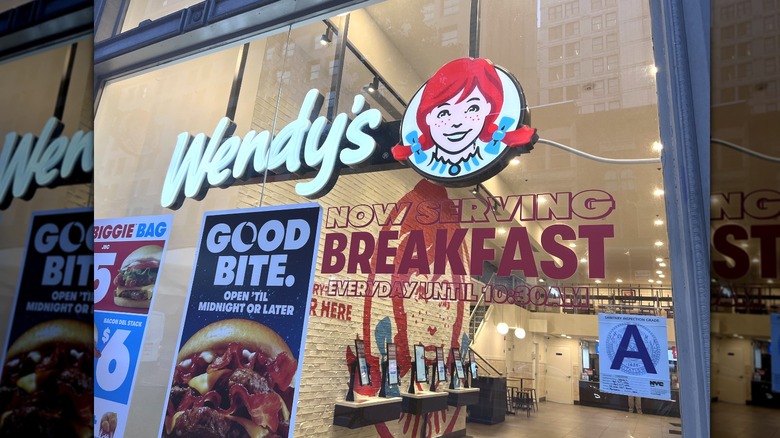 Wendy's breakfast sign