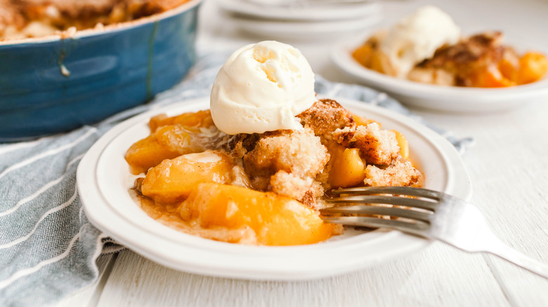 Peach cobbler a la mode