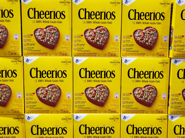1959: Cheerios continues to pop up in pop culture and on breakfast menus