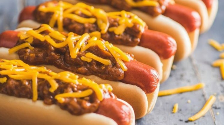 Wienerschnitzel chili dogs