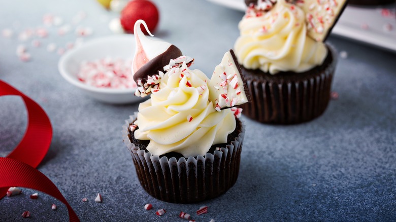 Cupcakes with peppermint bark