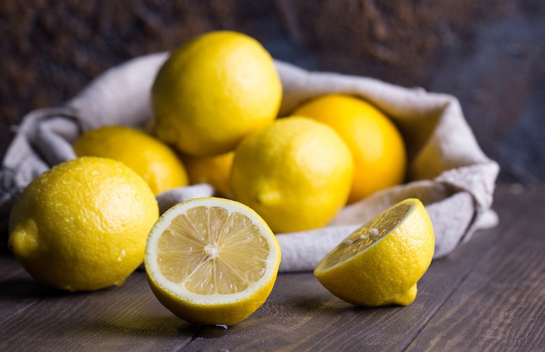1958: 24 lemons