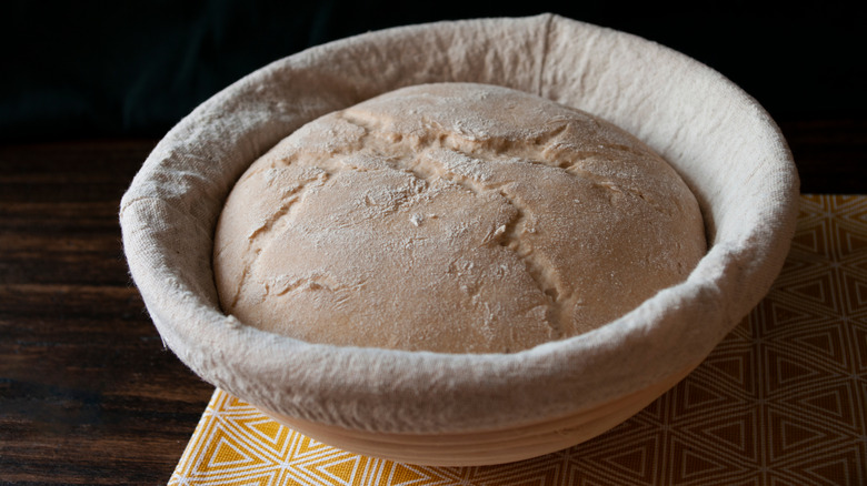 Leaving bread in banneton basket