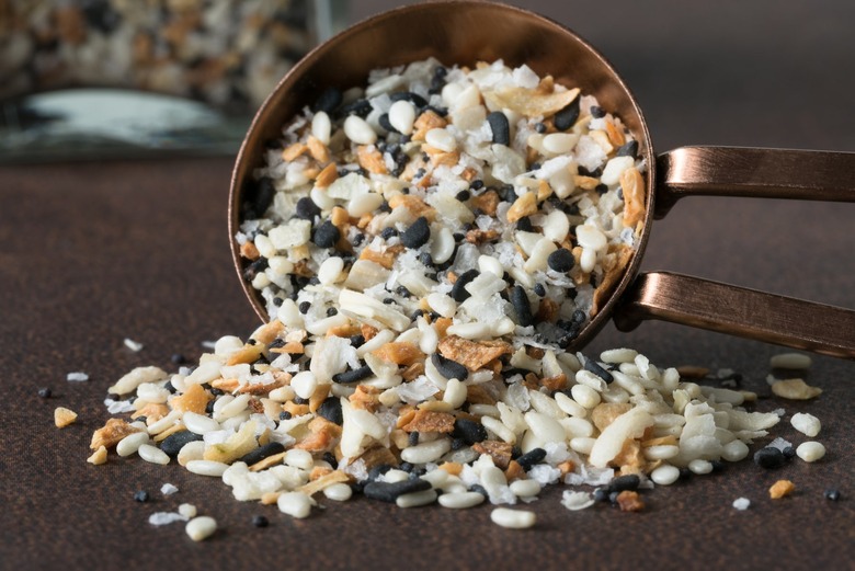 What is everything bagel seasoning?