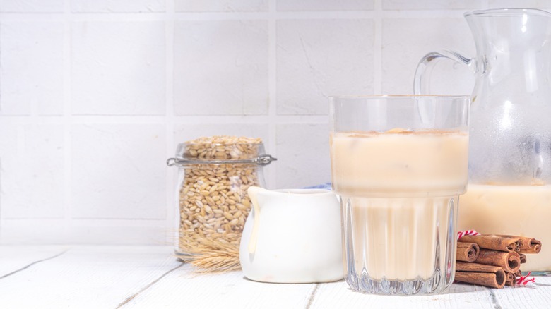 horchata glass and pitcher