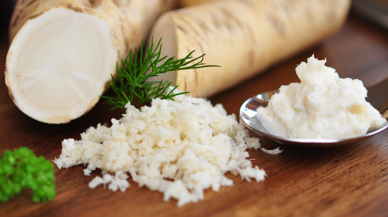 Ground horseradish root