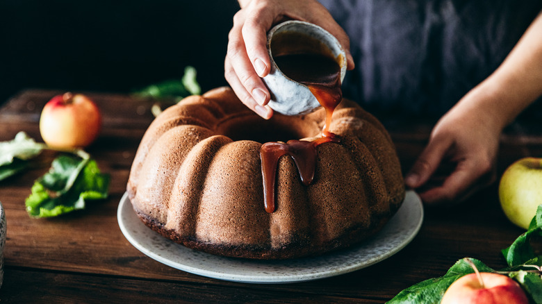 Glazing dark bundt cake