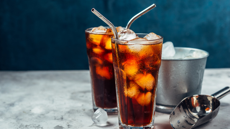 2 Iced coffees with straws