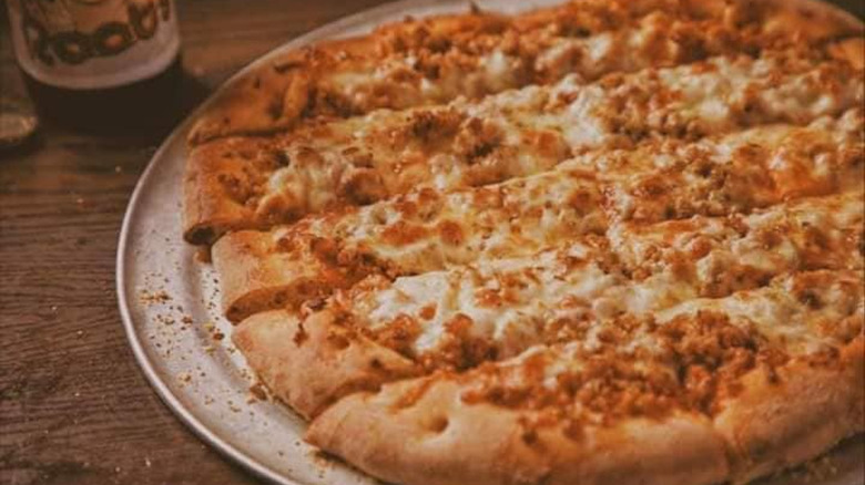 Quad City-style pizza