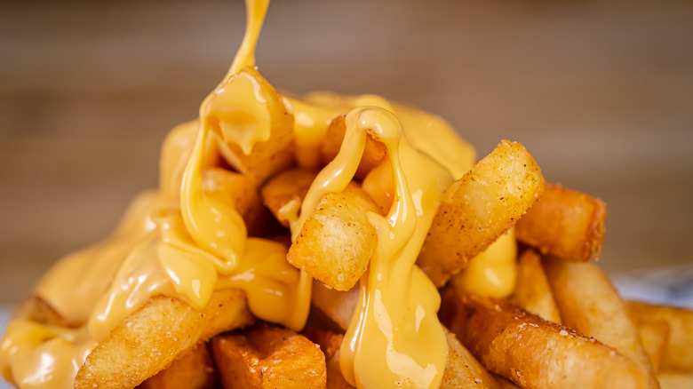 french fries with cheese