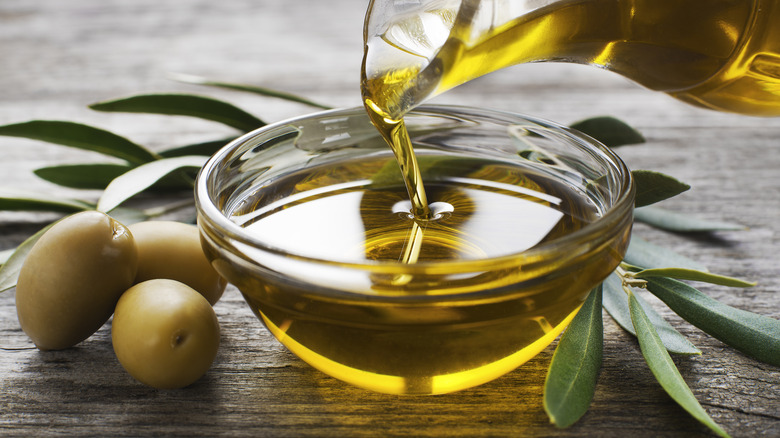 Olive oil in glass bowl