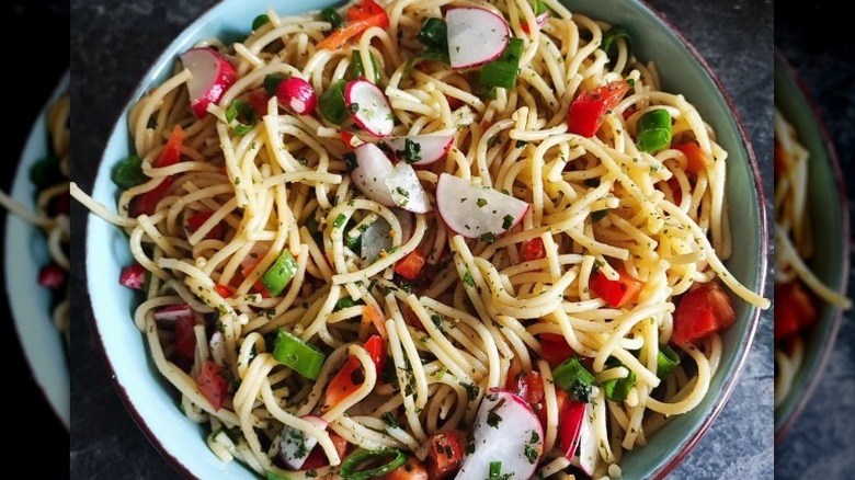 cold spaghetti salad with veggies
