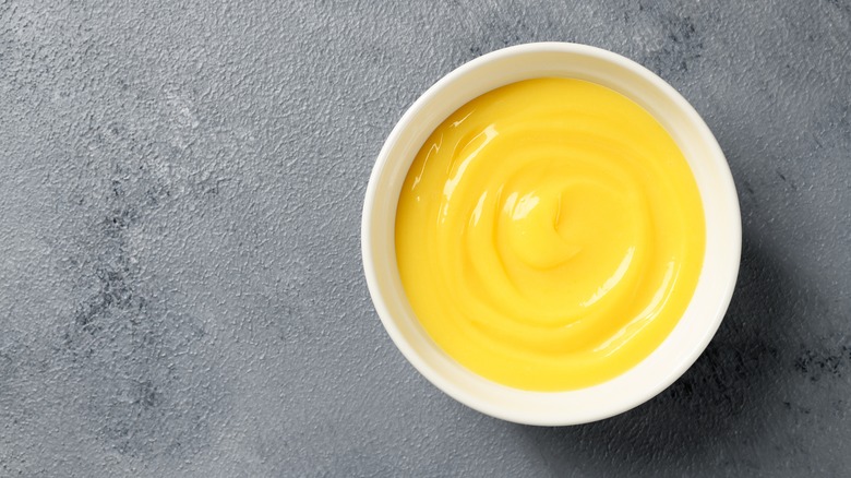 Bowl of lemon cream