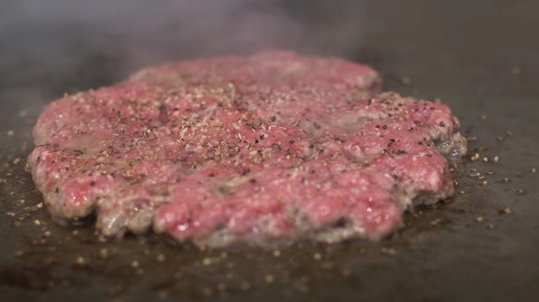 raw smashburger patty