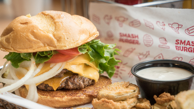 smashburger, smash burger, onions, cheese, lettuce