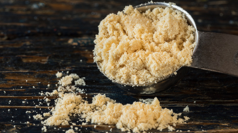 a spoonful of malt powder