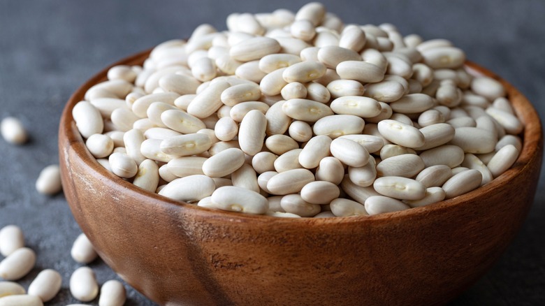 White beans in a bowl
