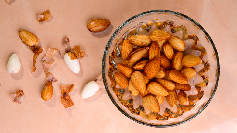 almonds in water skin peeling