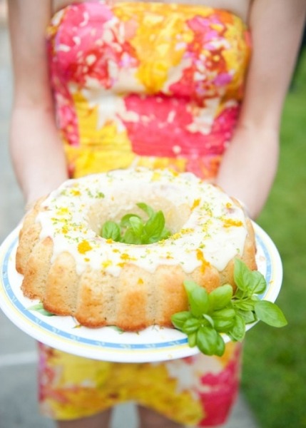 When to Delegate Making the Wedding Cake
