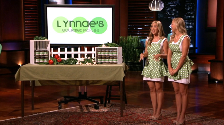 Lynnae Schneller and Aly Cullinane pitch Lynnae's Gourmet Pickles on Shark Tank Season 5